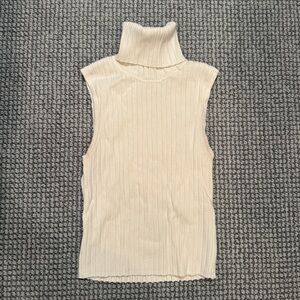 🐇ZARA CROPPED TURTLE NECK🐇